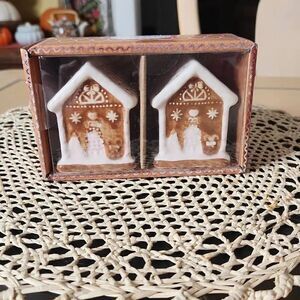Gingerbread houses salt and pepper shakers